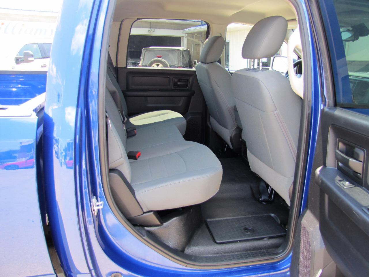 RAM 2500 Tradesman Crew Cab LWB 4WD 2016
