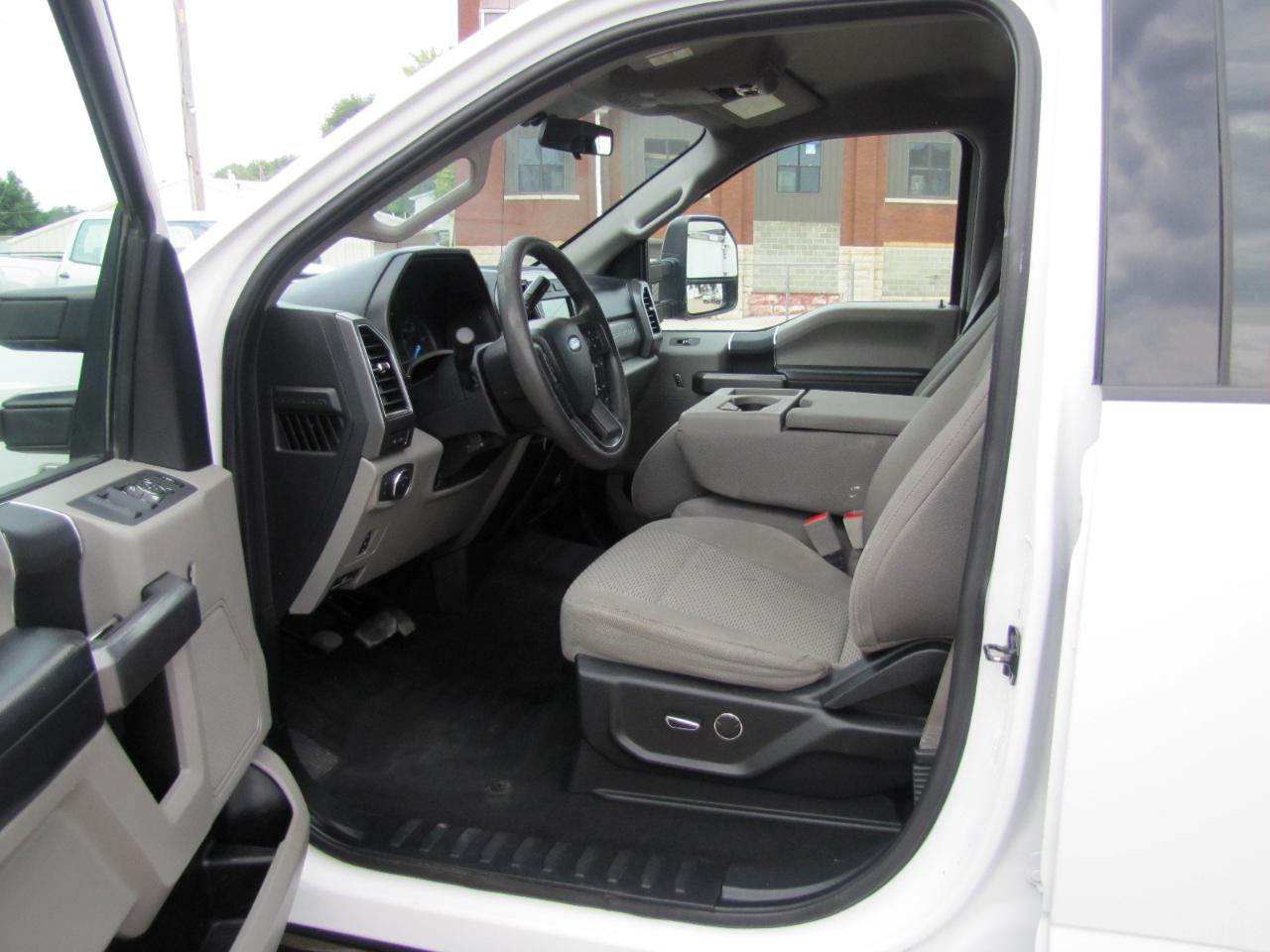 Ford F-250 SD XLT Crew Cab 4WD 2019