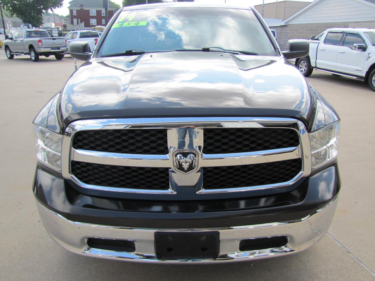RAM 1500 Tradesman Quad Cab 4WD 2014
