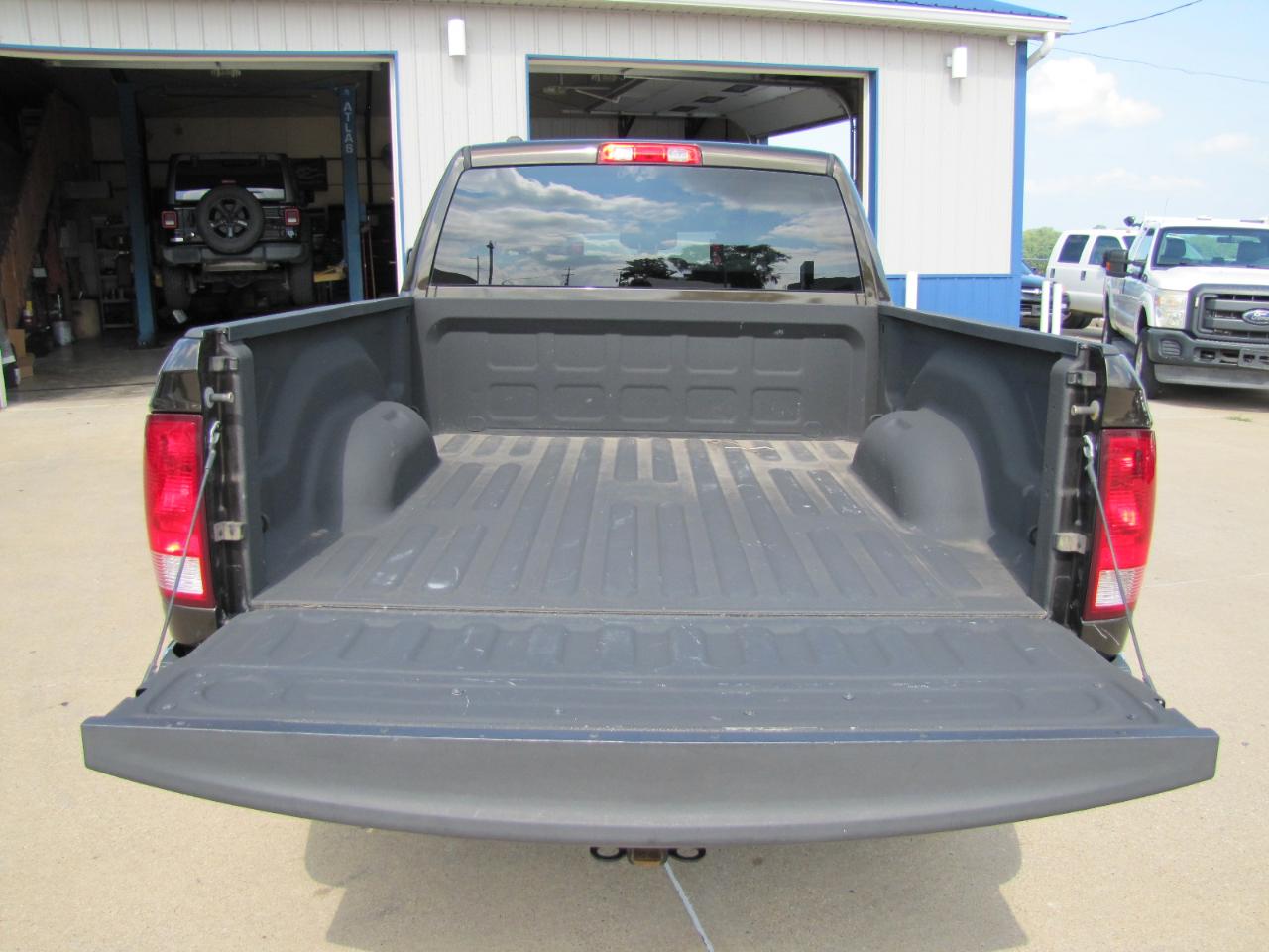 RAM 1500 Tradesman Quad Cab 4WD 2014