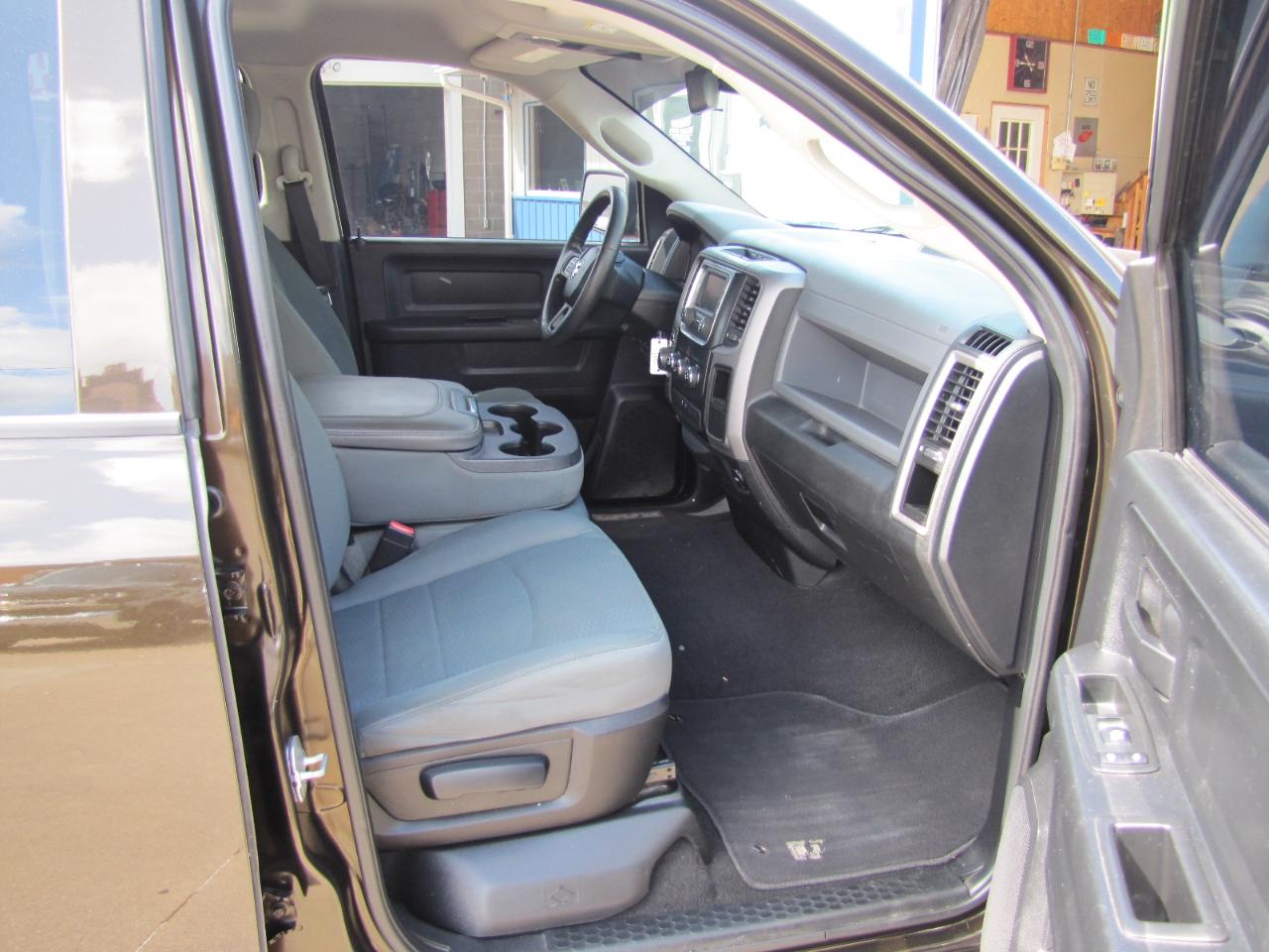 RAM 1500 Tradesman Quad Cab 4WD 2014