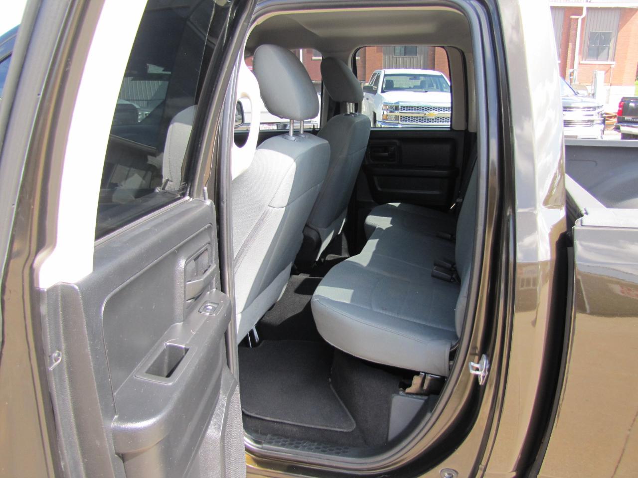 RAM 1500 Tradesman Quad Cab 4WD 2014