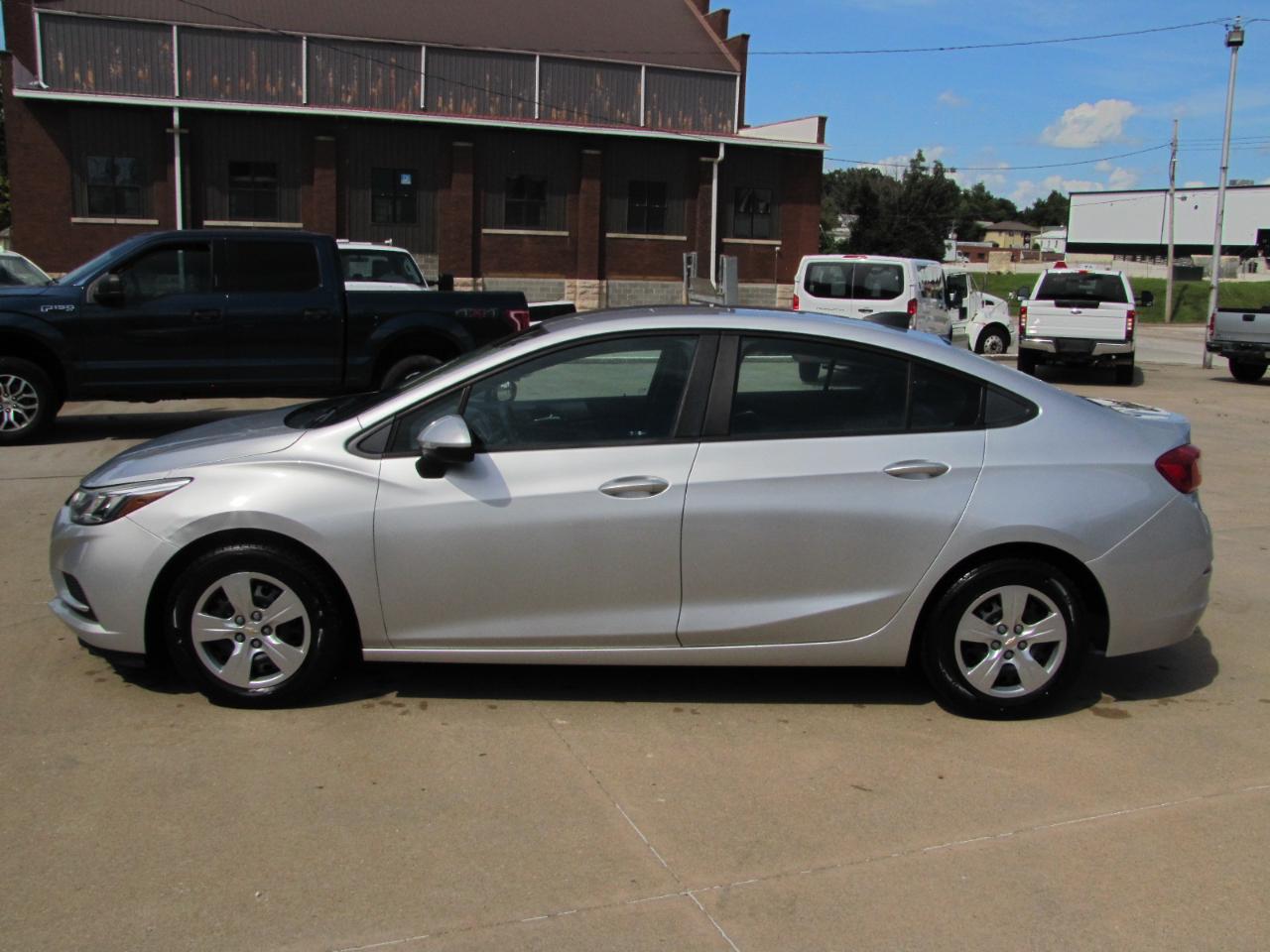 Chevrolet Cruze LS Auto 2017