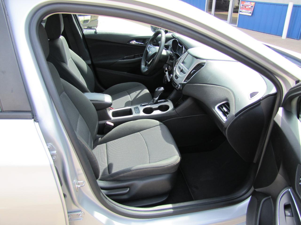 Chevrolet Cruze LS Auto 2017