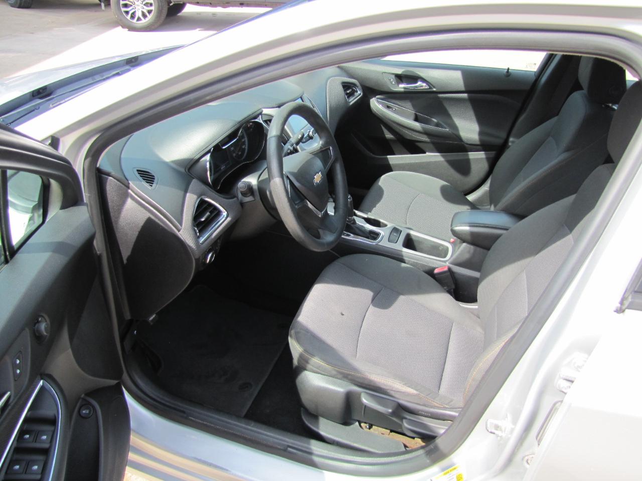 Chevrolet Cruze LS Auto 2017