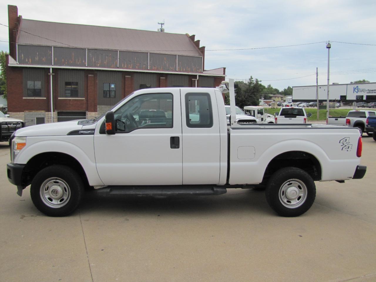 Ford F-250 SD XL SuperCab 4WD 2015
