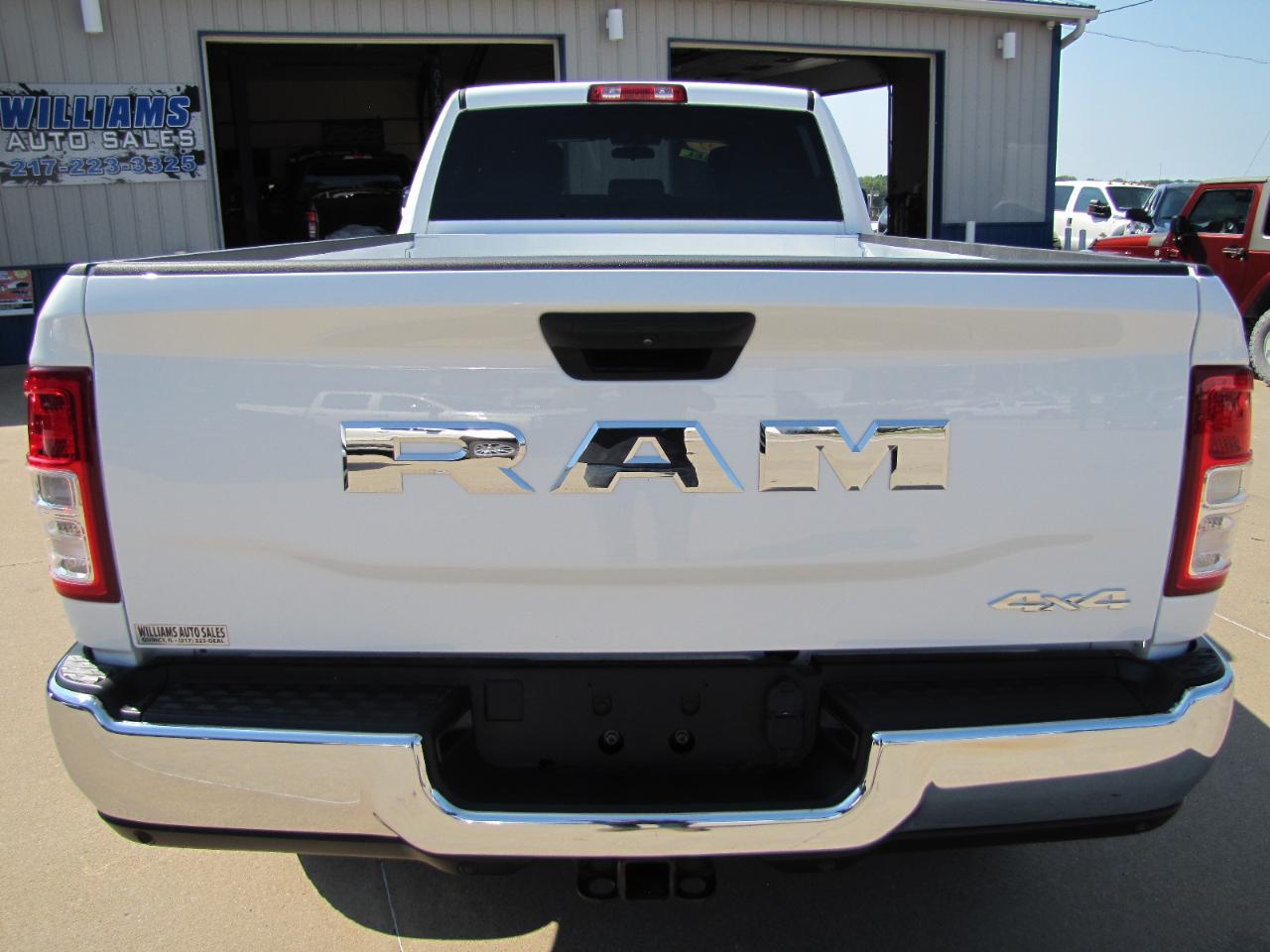 RAM 2500 Tradesman Crew Cab LWB 4WD 2022