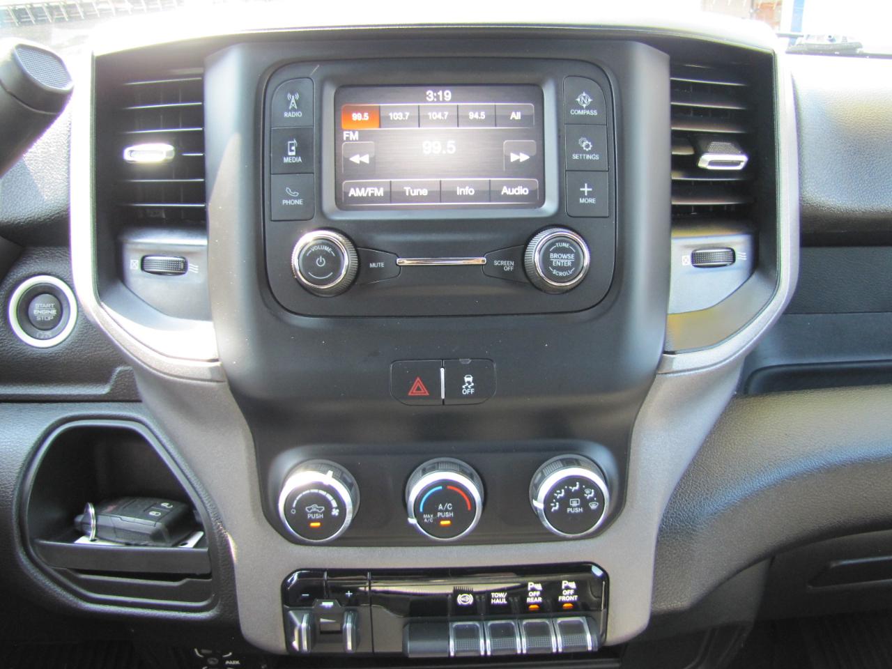 RAM 2500 Tradesman Crew Cab LWB 4WD 2022