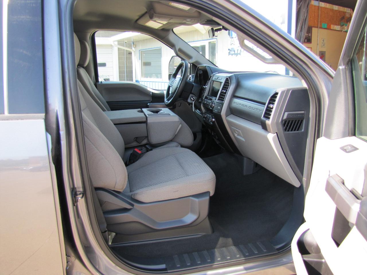 Ford F-250 SD XLT Crew Cab 4WD 2022