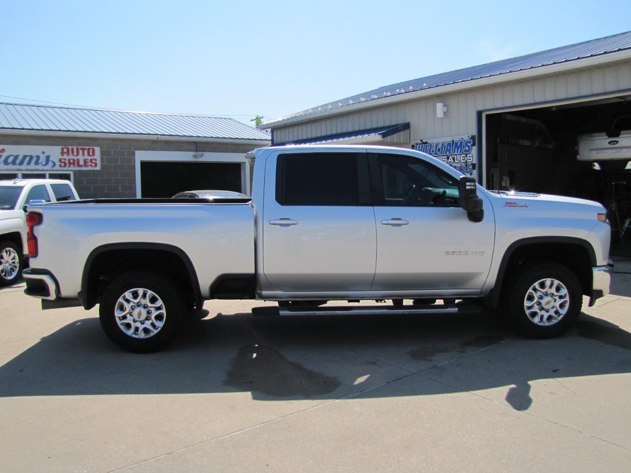 Chevrolet Silverado 2500HD LT Crew Cab Short Box 4WD 2022