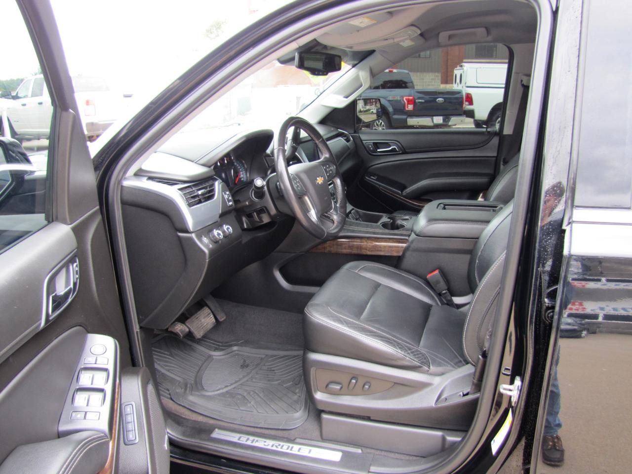 Chevrolet Suburban LT 4WD 2020