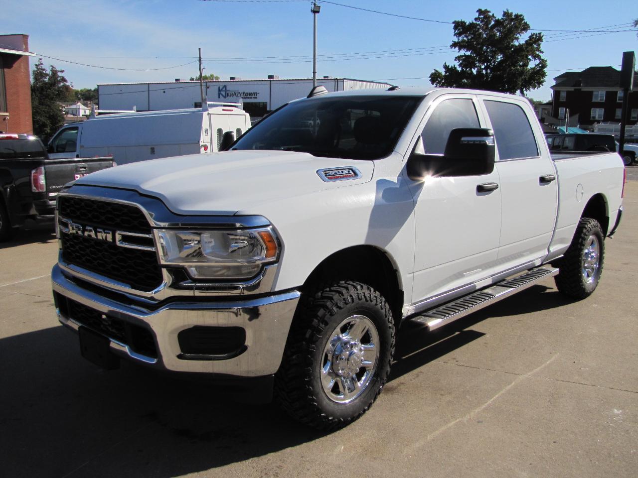 RAM 2500 Tradesman Crew Cab SWB 4WD 2023