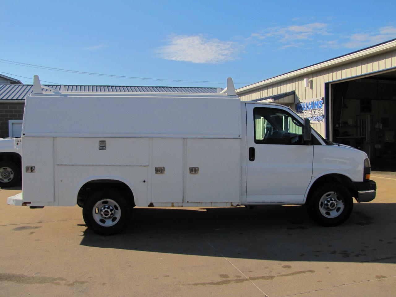 GMC Savana G3500 139 in. 2013
