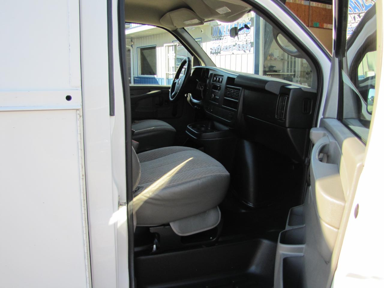 GMC Savana G3500 139 in. 2013