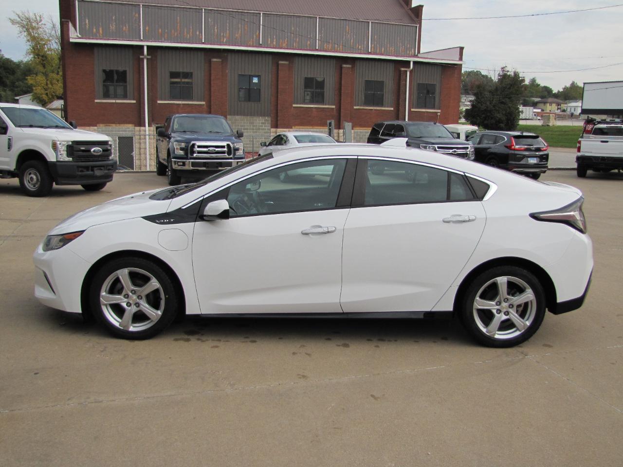 Chevrolet Volt LT w/ Standard Emission Package 2017