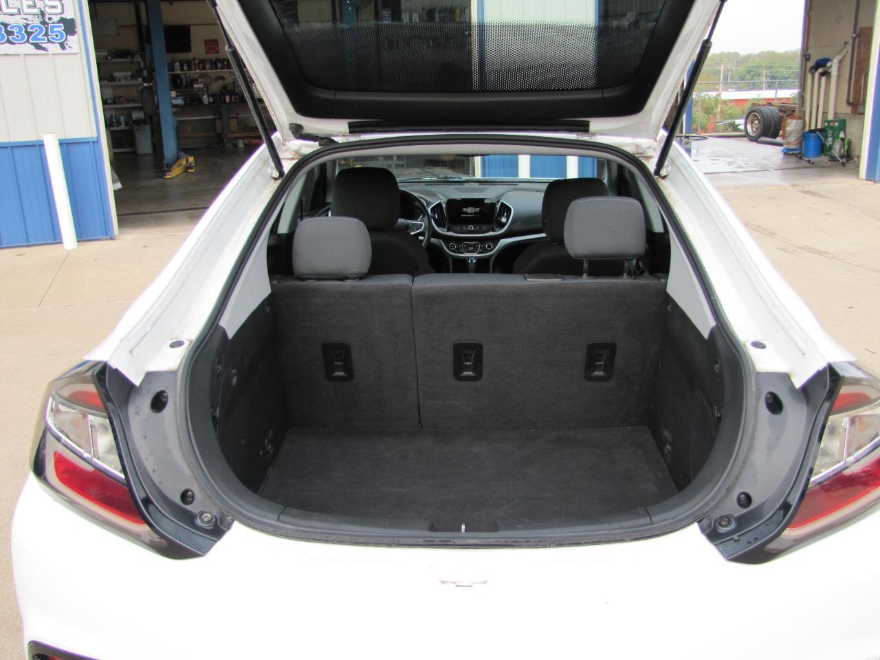 Chevrolet Volt LT w/ Standard Emission Package 2017