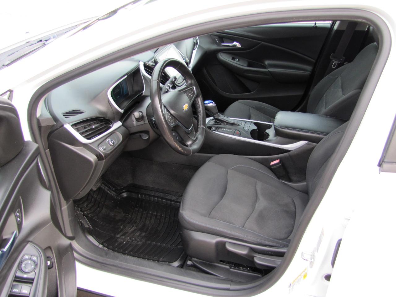 Chevrolet Volt LT w/ Standard Emission Package 2017