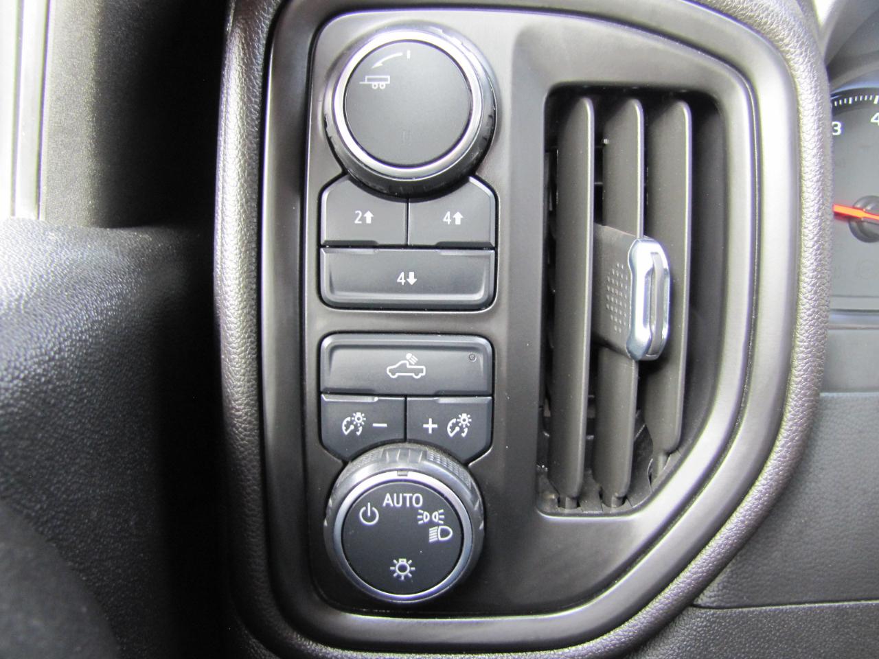 Chevrolet Silverado 2500HD Custom Crew Cab Short Box 4WD 2021