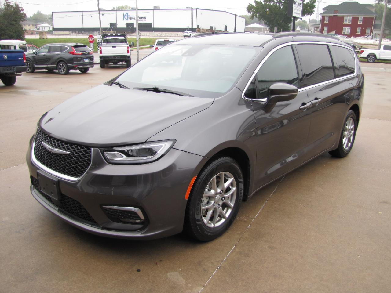 2022 Chrysler Pacifica Touring