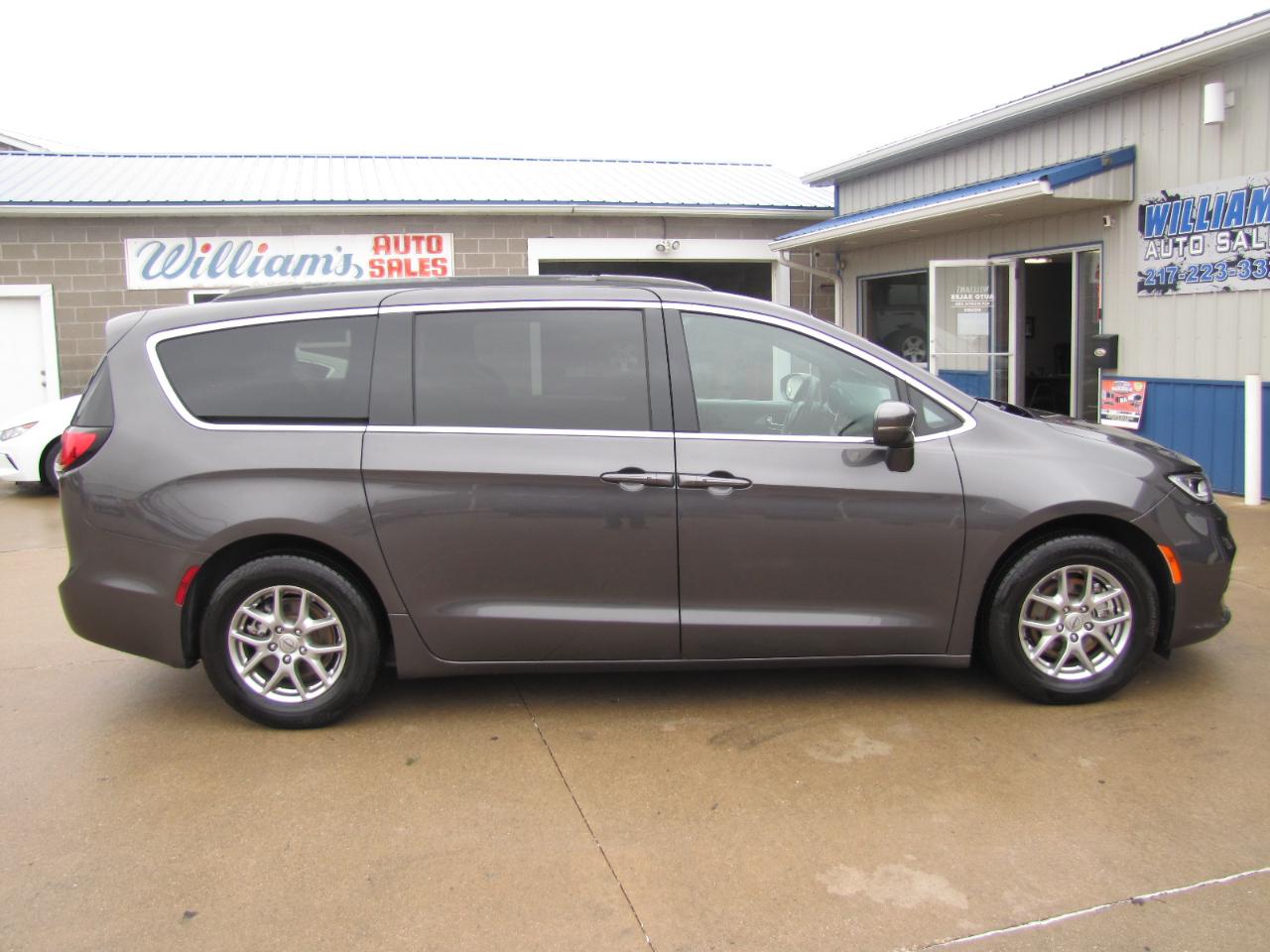Chrysler Pacifica Touring 2022