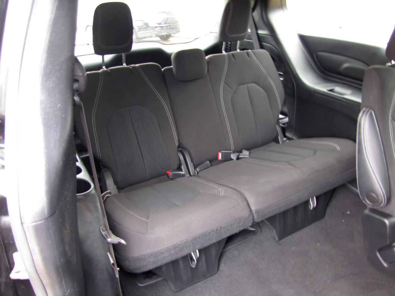 Chrysler Pacifica Touring 2022