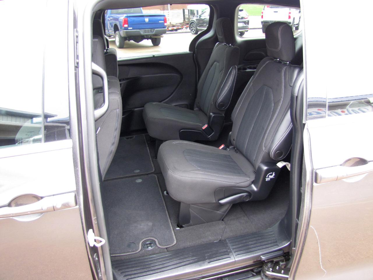 Chrysler Pacifica Touring 2022