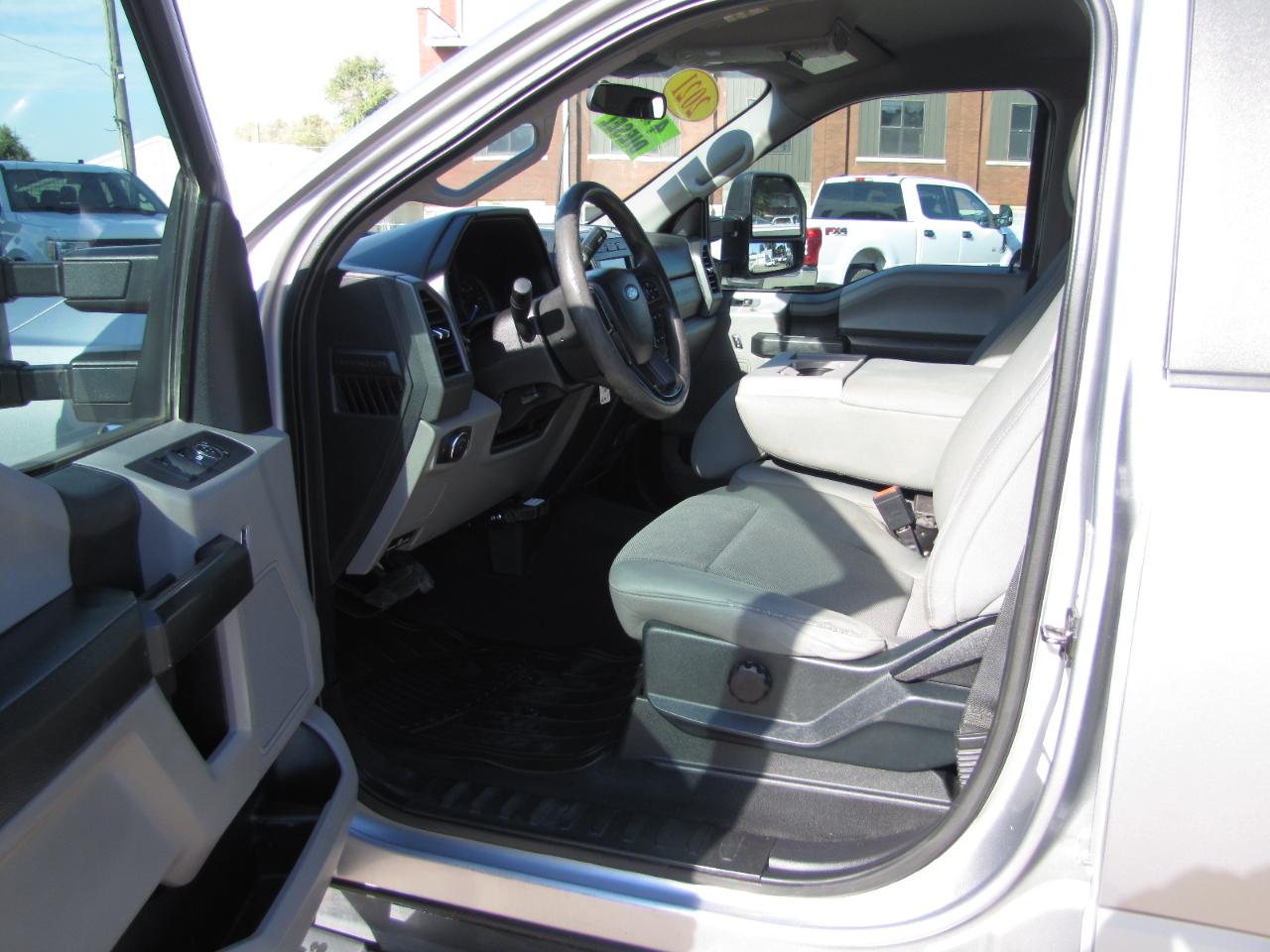 Ford F-250 SD XL Crew Cab 4WD 2021