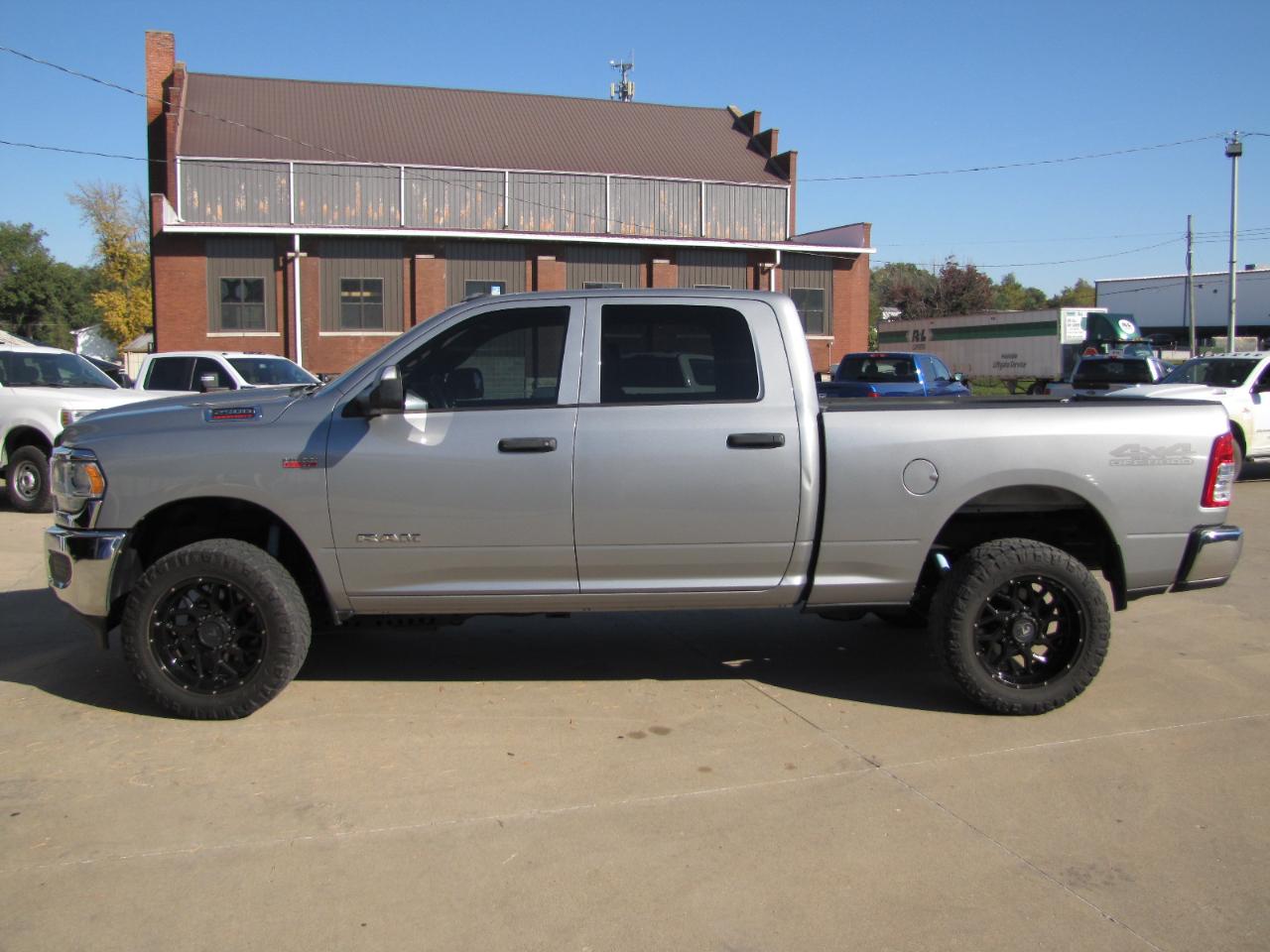 RAM 2500 Tradesman Crew Cab SWB 4WD 2021