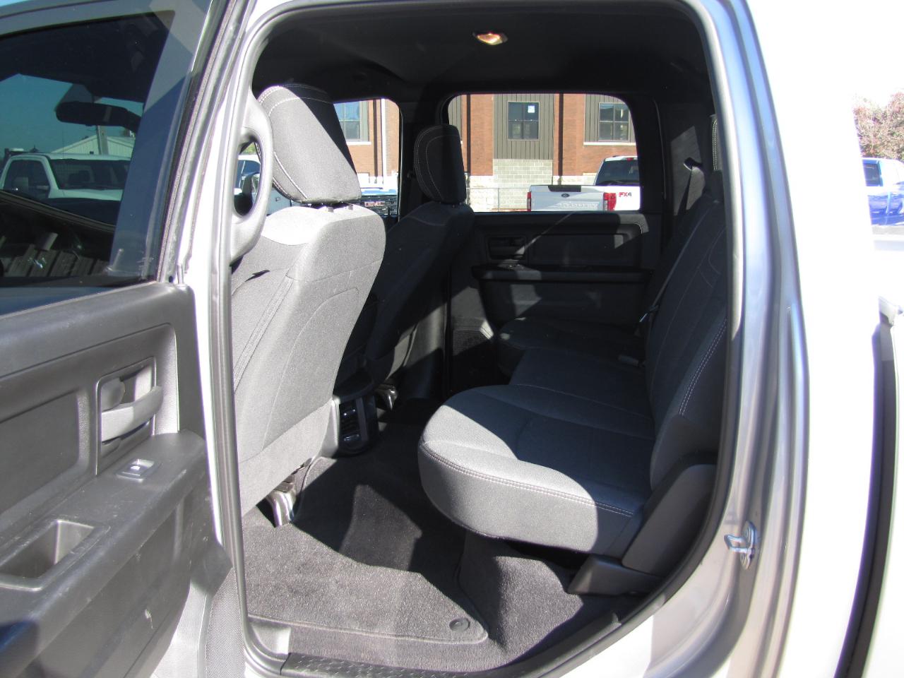 RAM 2500 Tradesman Crew Cab SWB 4WD 2021
