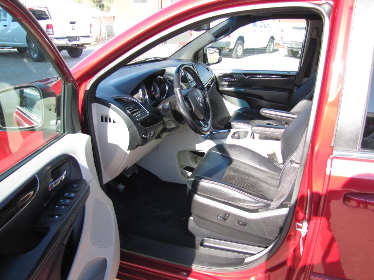 Dodge Grand Caravan SXT 2015