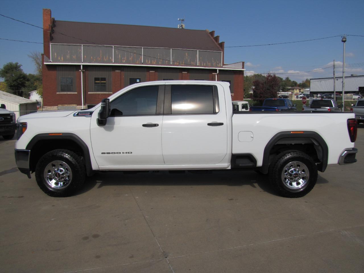 GMC Sierra 2500HD Pro Crew Cab 4WD SB 2023
