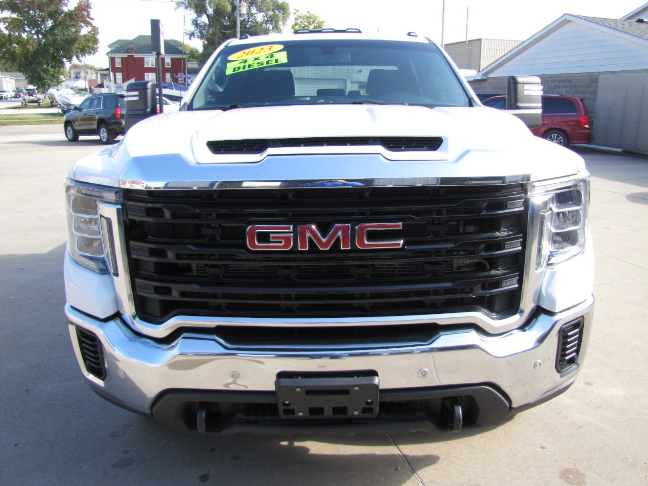GMC Sierra 2500HD Pro Crew Cab 4WD SB 2023