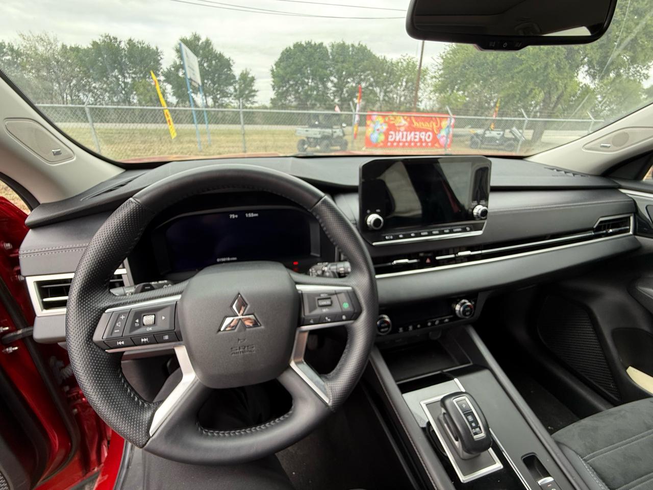 Mitsubishi Outlander SE 2WD 2024