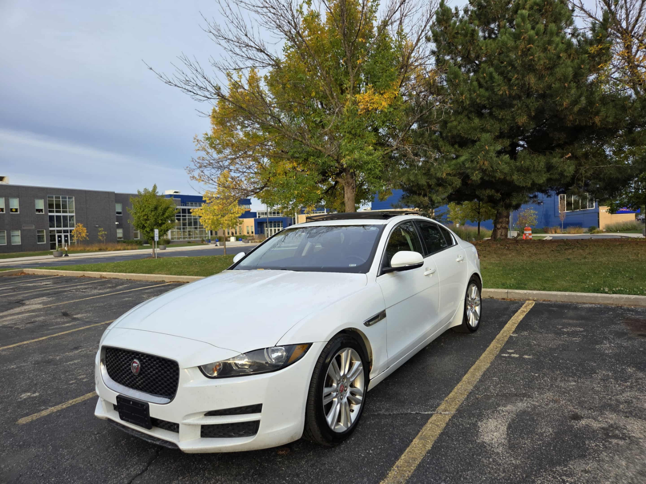 2019 Jaguar XE 25t