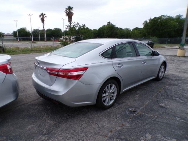 Toyota Avalon  2013