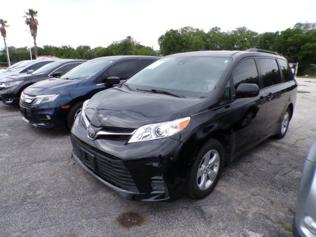 2018 Toyota Sienna LE 7 Passenger | LE 8 Passenger