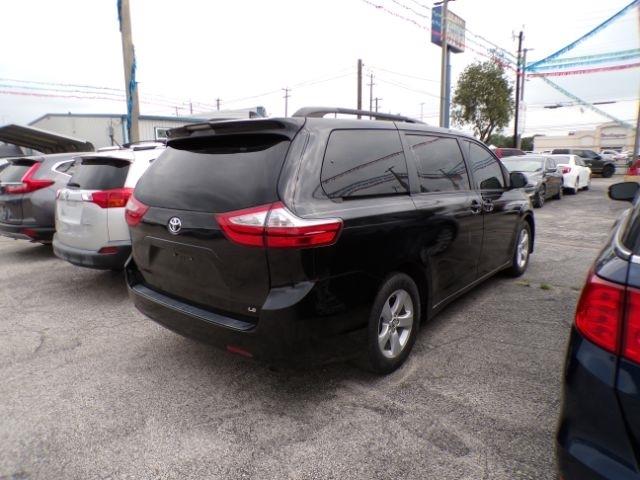 Toyota Sienna  2018