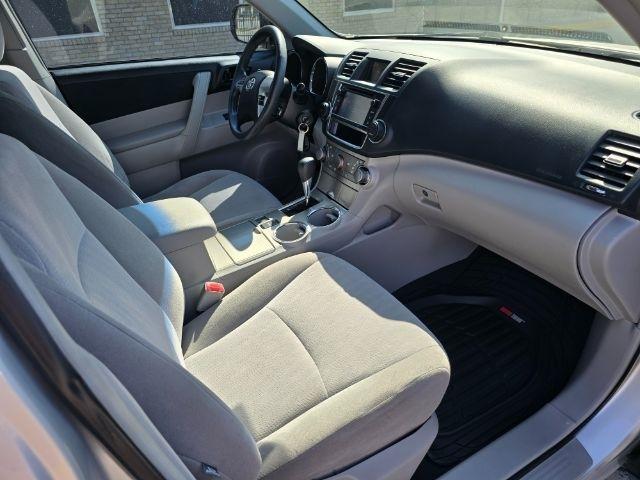 Toyota Highlander  2013