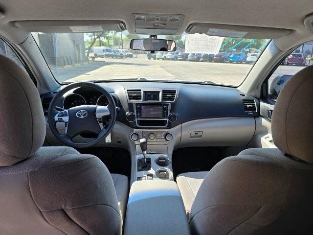 Toyota Highlander  2013