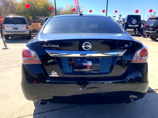 Nissan Altima  2015