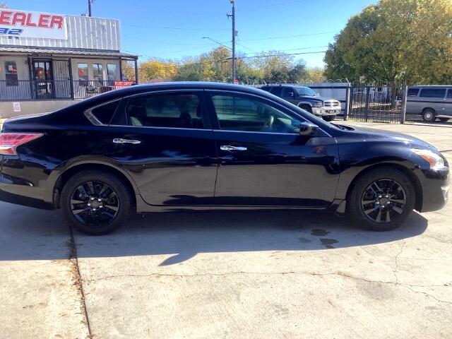 Nissan Altima  2015
