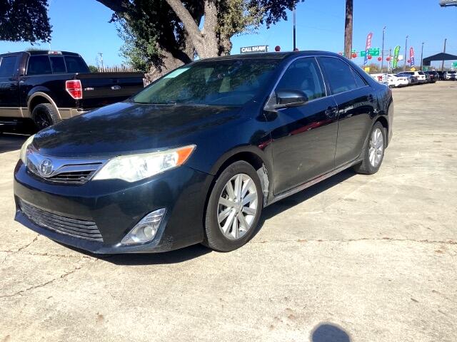 2014 Toyota Camry XLE's photo