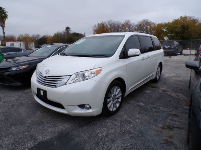Toyota Sienna  2013