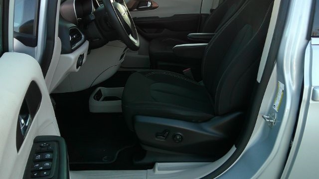 Chrysler Voyager  2023