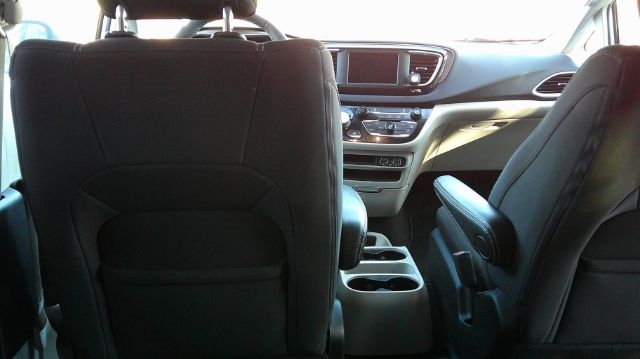 Chrysler Voyager  2023