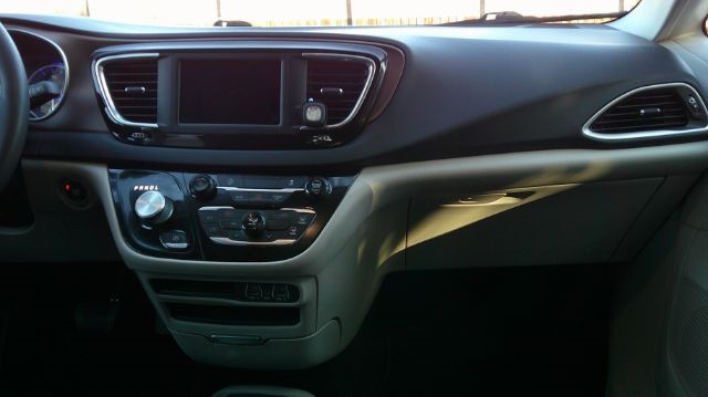 Chrysler Voyager  2023