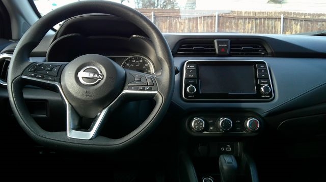Nissan Versa  2024