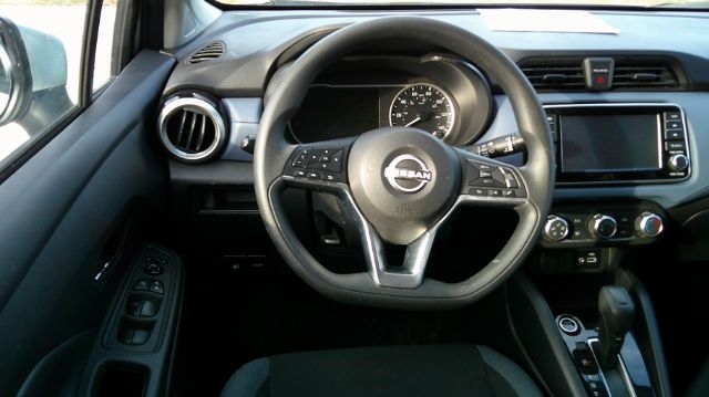 Nissan Versa  2024