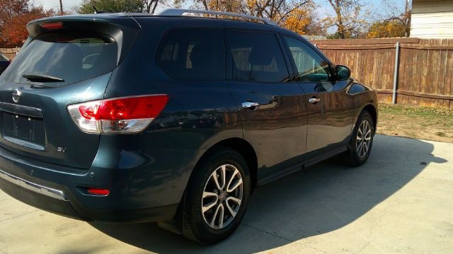 Nissan Pathfinder  2015