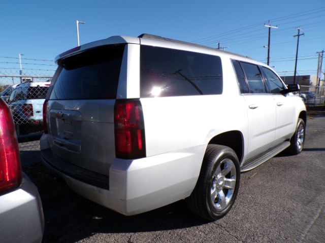Chevrolet Suburban  2016